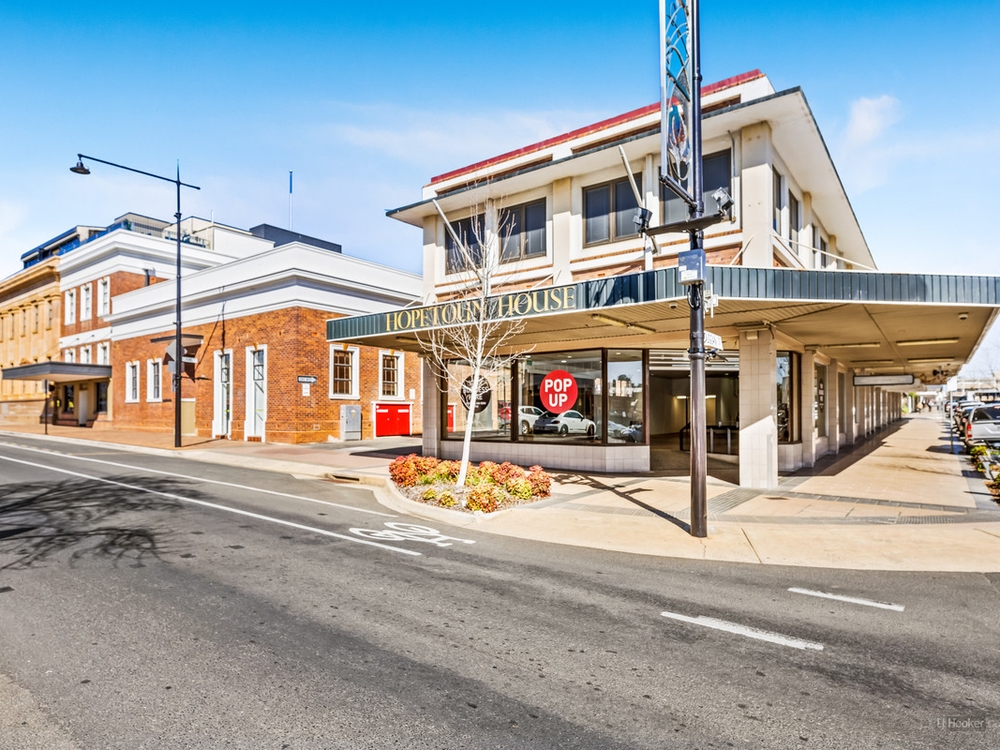 A/210 Margaret Street Toowoomba City, QLD 4350